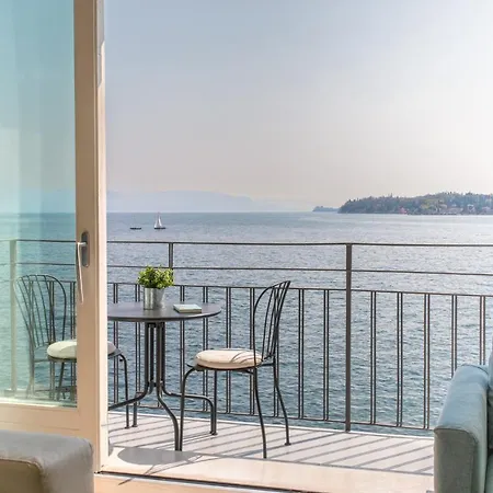 Luxury View Apartment *